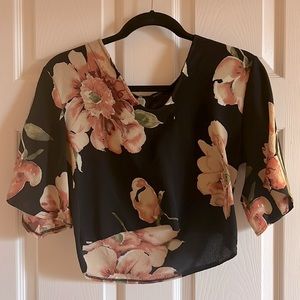 FREE WITH ANY PURCHASE (add to bundle) Floral crop top